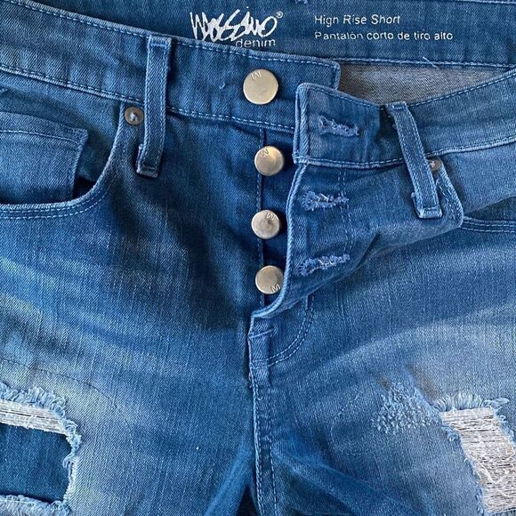 Ladies Mossimo Shorts - Picture 3 of 7